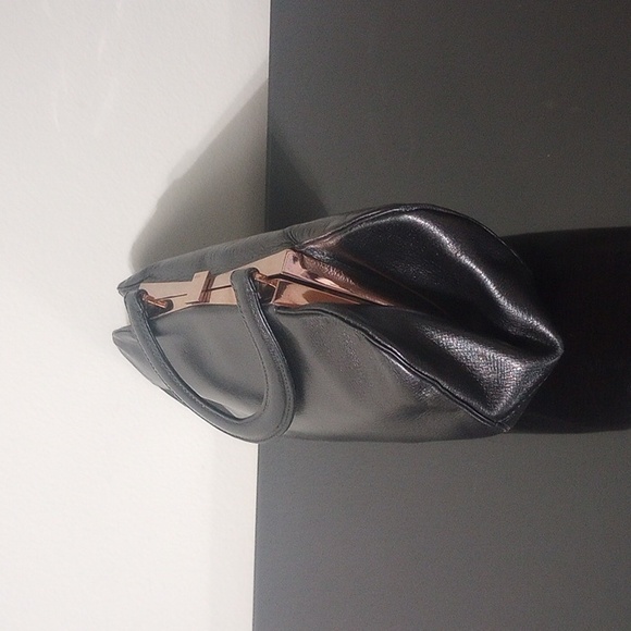 Like new vintage Blk Fendi bowling bag - Picture 5 of 7